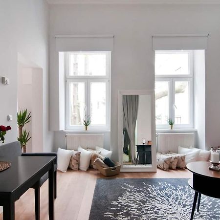 ⍟Luxurious And Bright⍟ 5 Min Walk To City Center Apartment Wien Ngoại thất bức ảnh